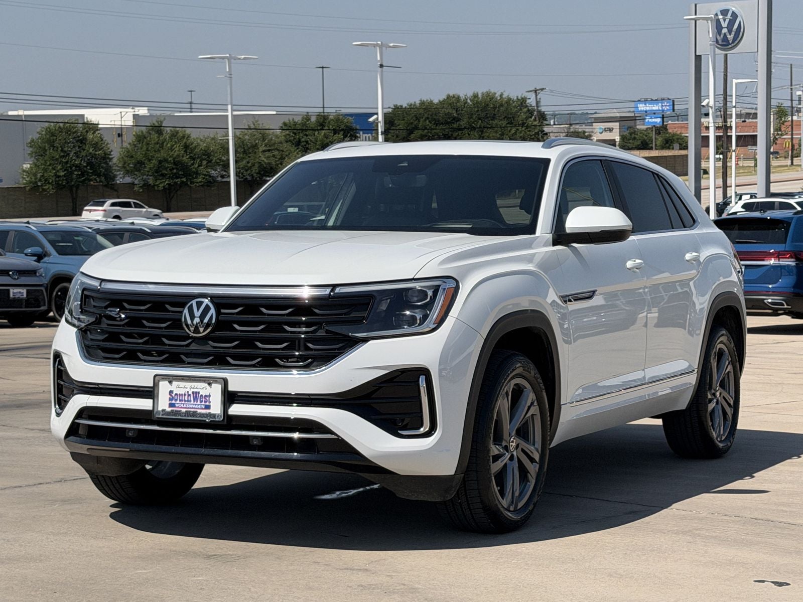 2024 Volkswagen Atlas Cross Sport 2.0T SEL R-Line
