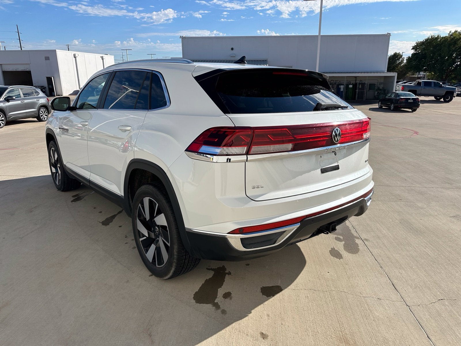 2024 Volkswagen Atlas Cross Sport 2.0T SEL