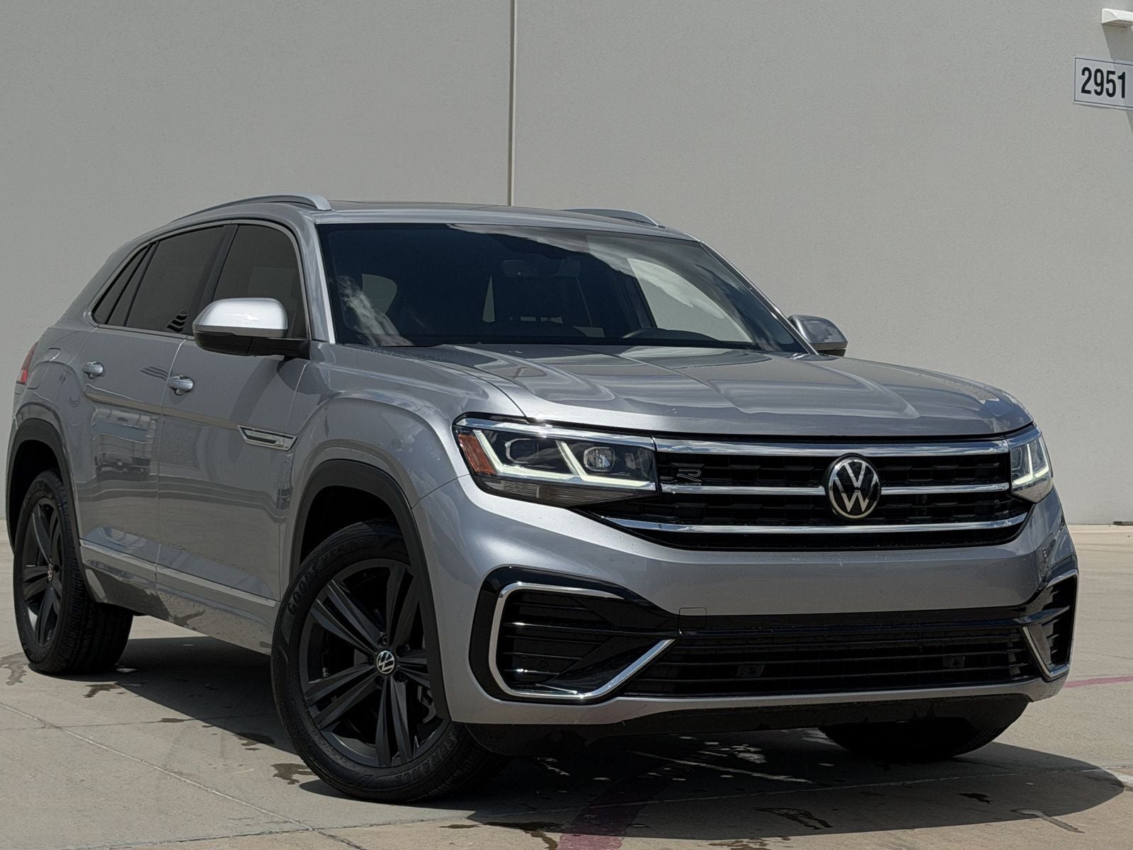 2022 Volkswagen Atlas Cross Sport 3.6L V6 SEL R-Line