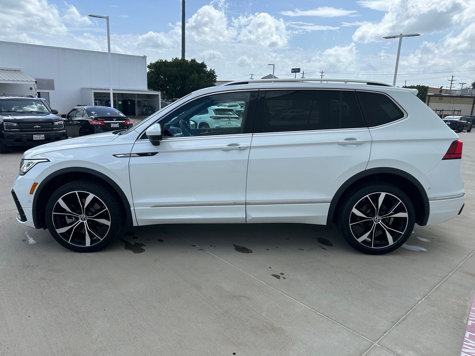 2024 Volkswagen Tiguan 2.0T SEL R-Line