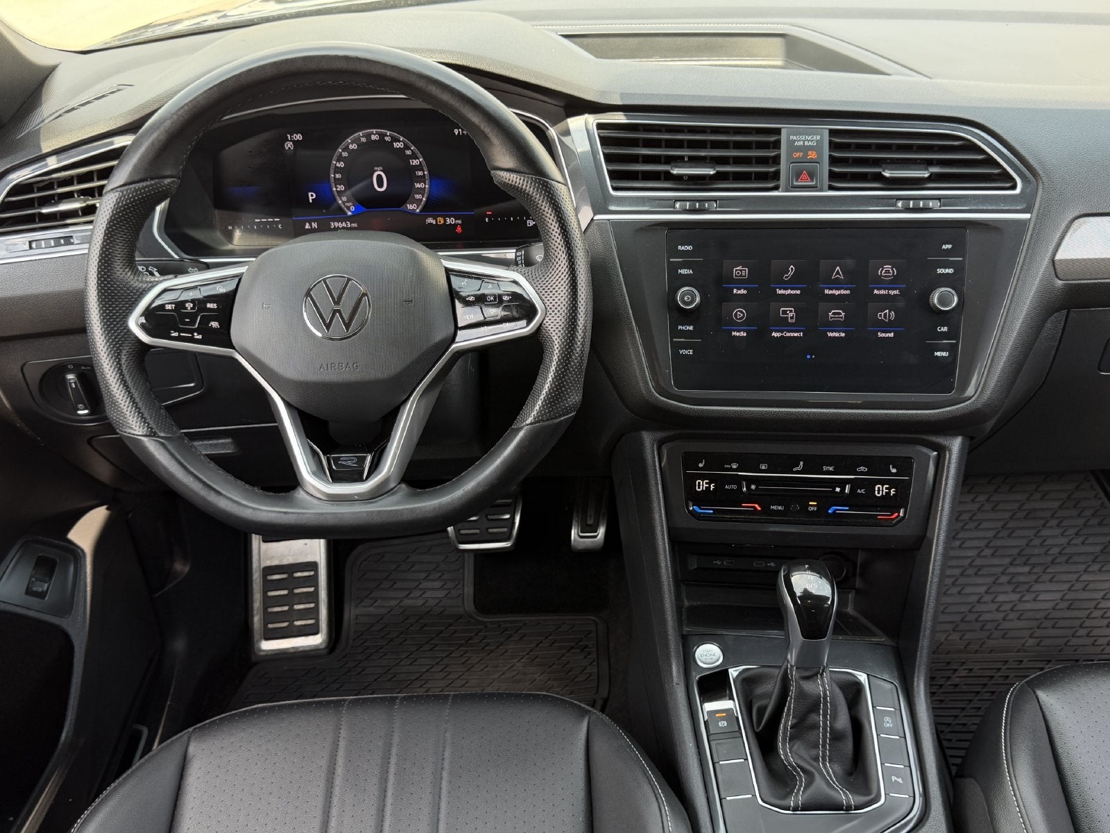 2024 Volkswagen Tiguan 2.0T SE R-Line Black
