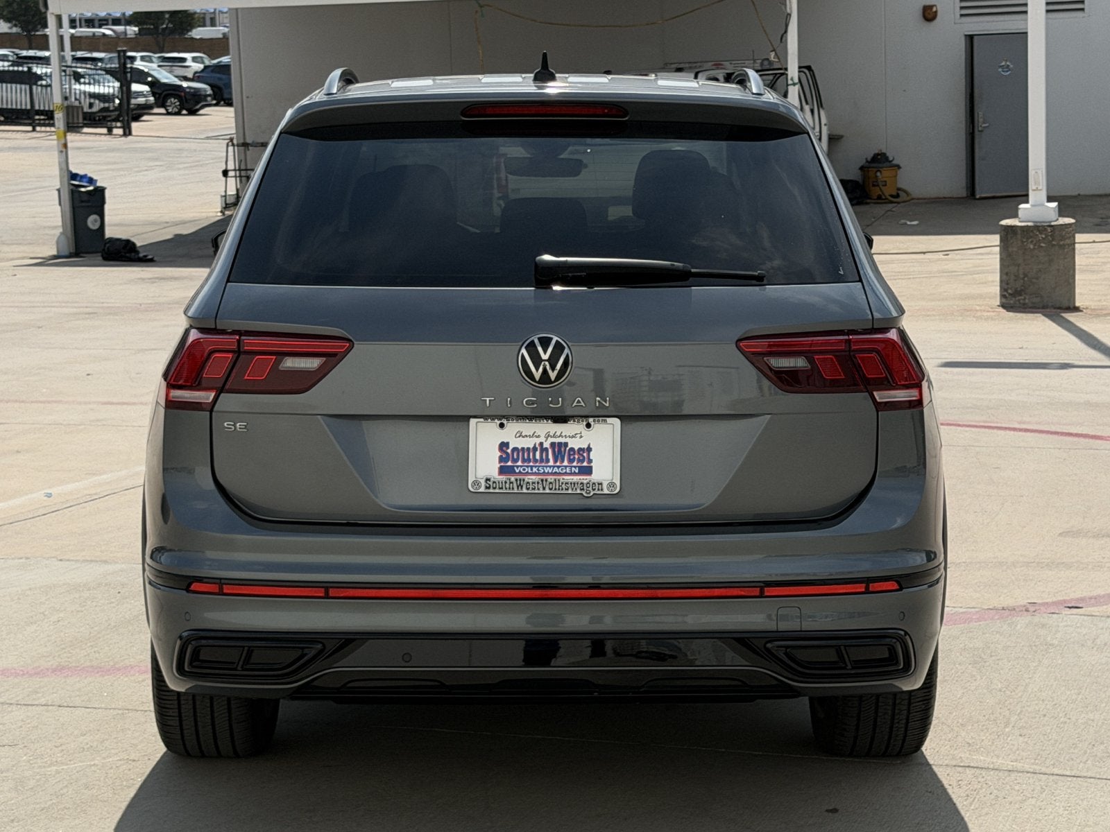 2024 Volkswagen Tiguan 2.0T SE R-Line Black