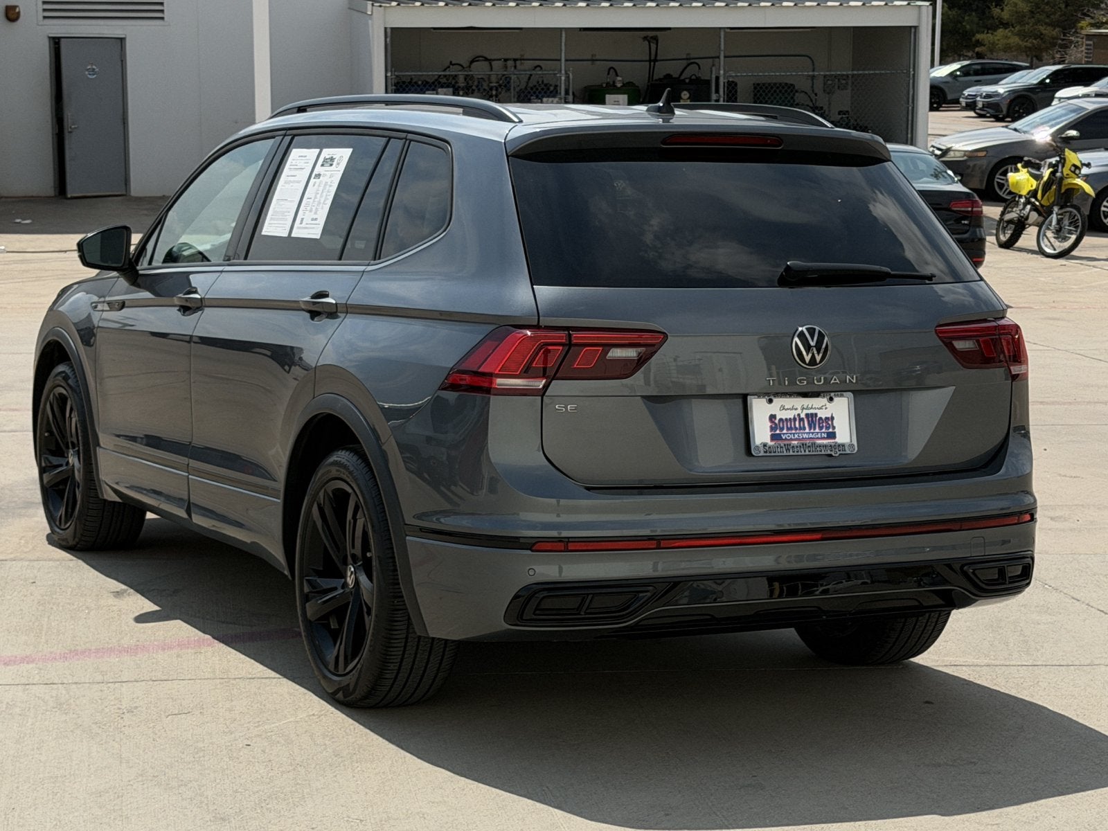 2024 Volkswagen Tiguan 2.0T SE R-Line Black