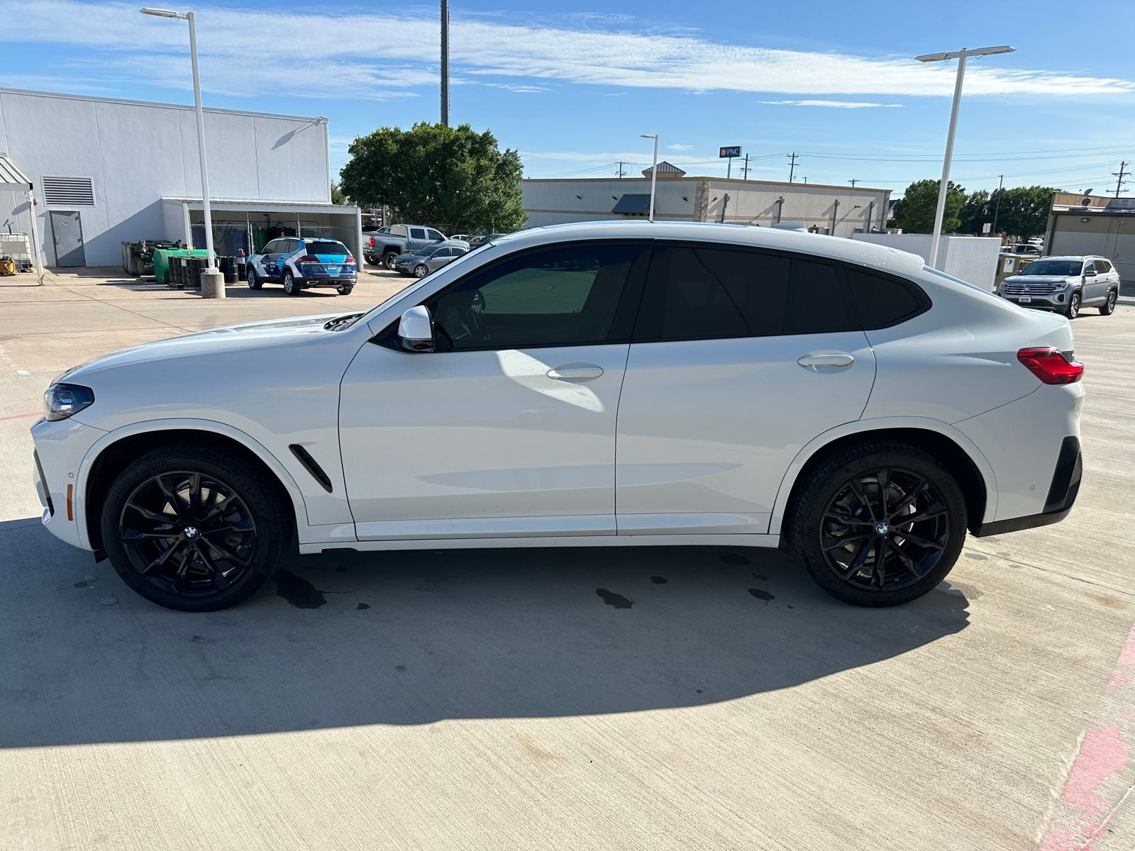 2025 BMW X4 xDrive30i