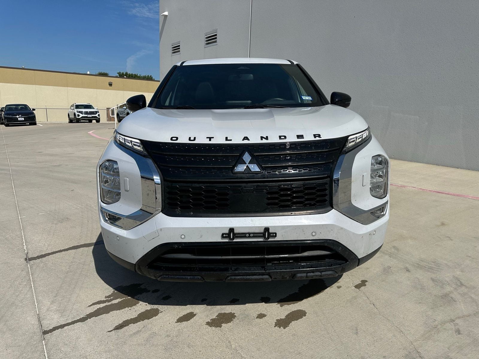 2022 Mitsubishi Outlander Base