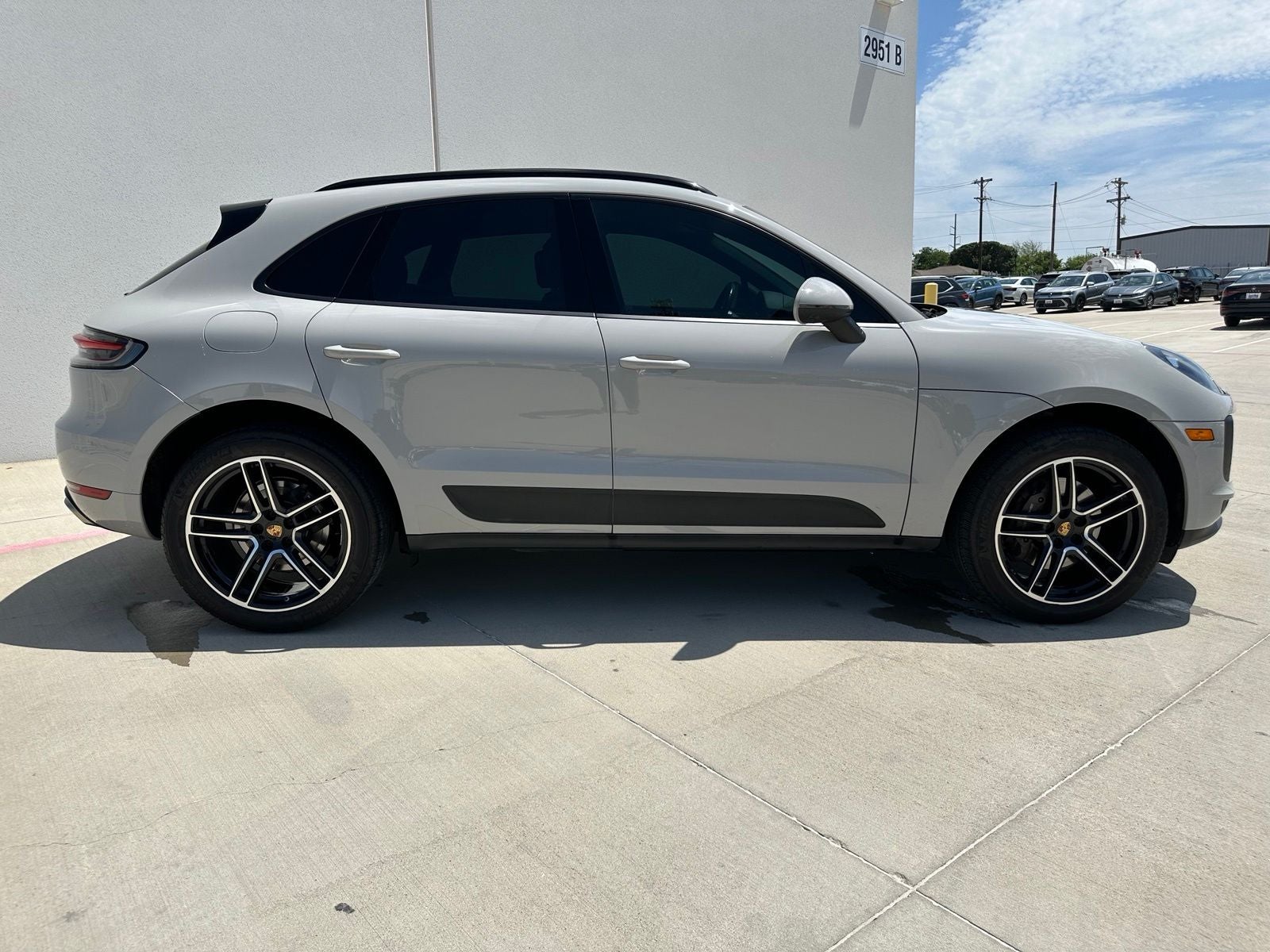 2021 Porsche Macan Base