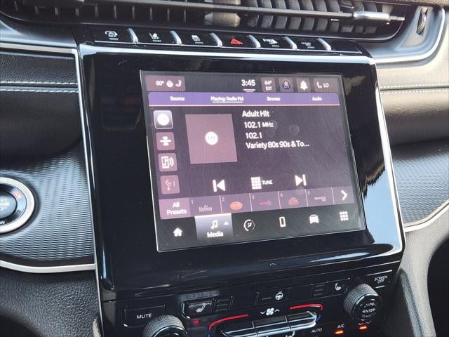 2025 Jeep Grand Cherokee Laredo 4x2