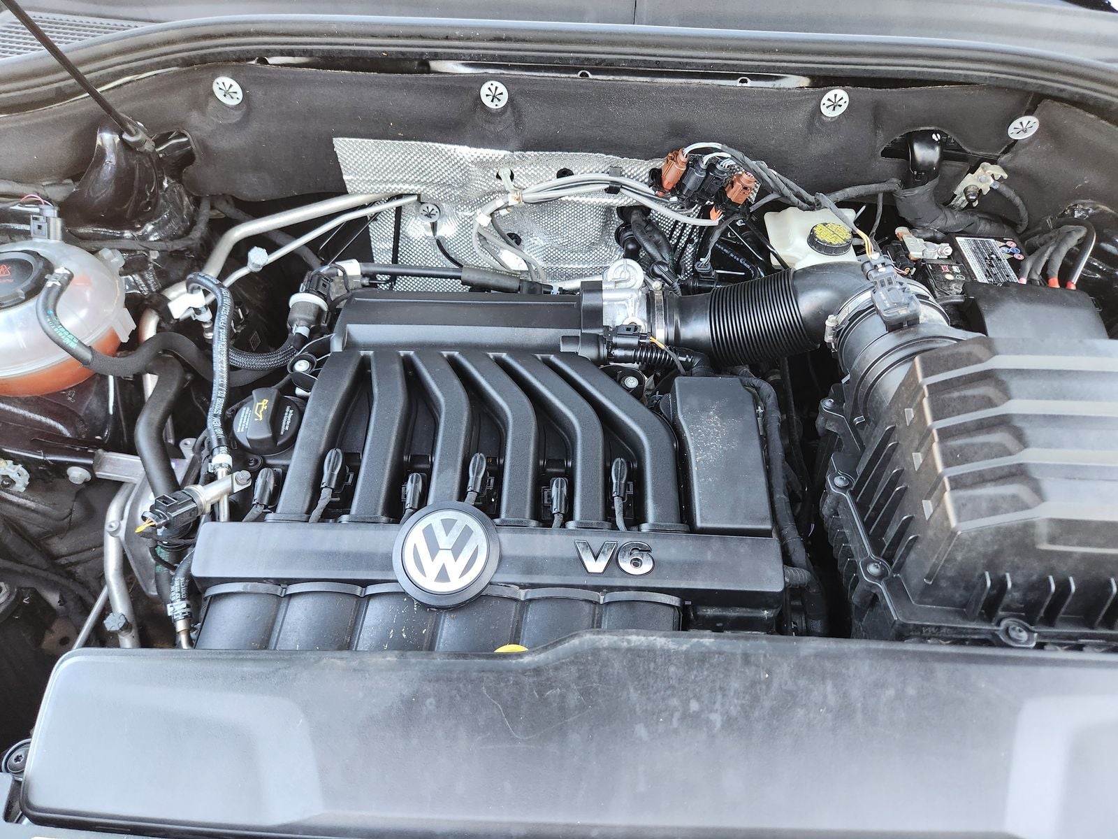 2022 Volkswagen Atlas Cross Sport 3.6L V6 SEL R-Line