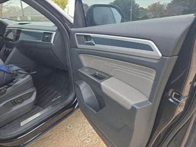 2022 Volkswagen Atlas Cross Sport 3.6L V6 SEL R-Line