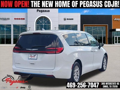 2024 Chrysler Pacifica Touring L
