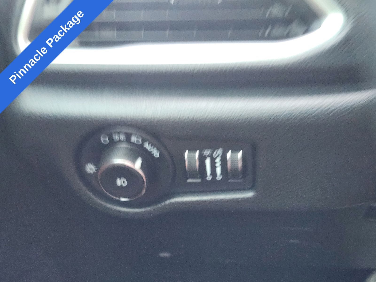 2025 Chrysler Pacifica Pinnacle