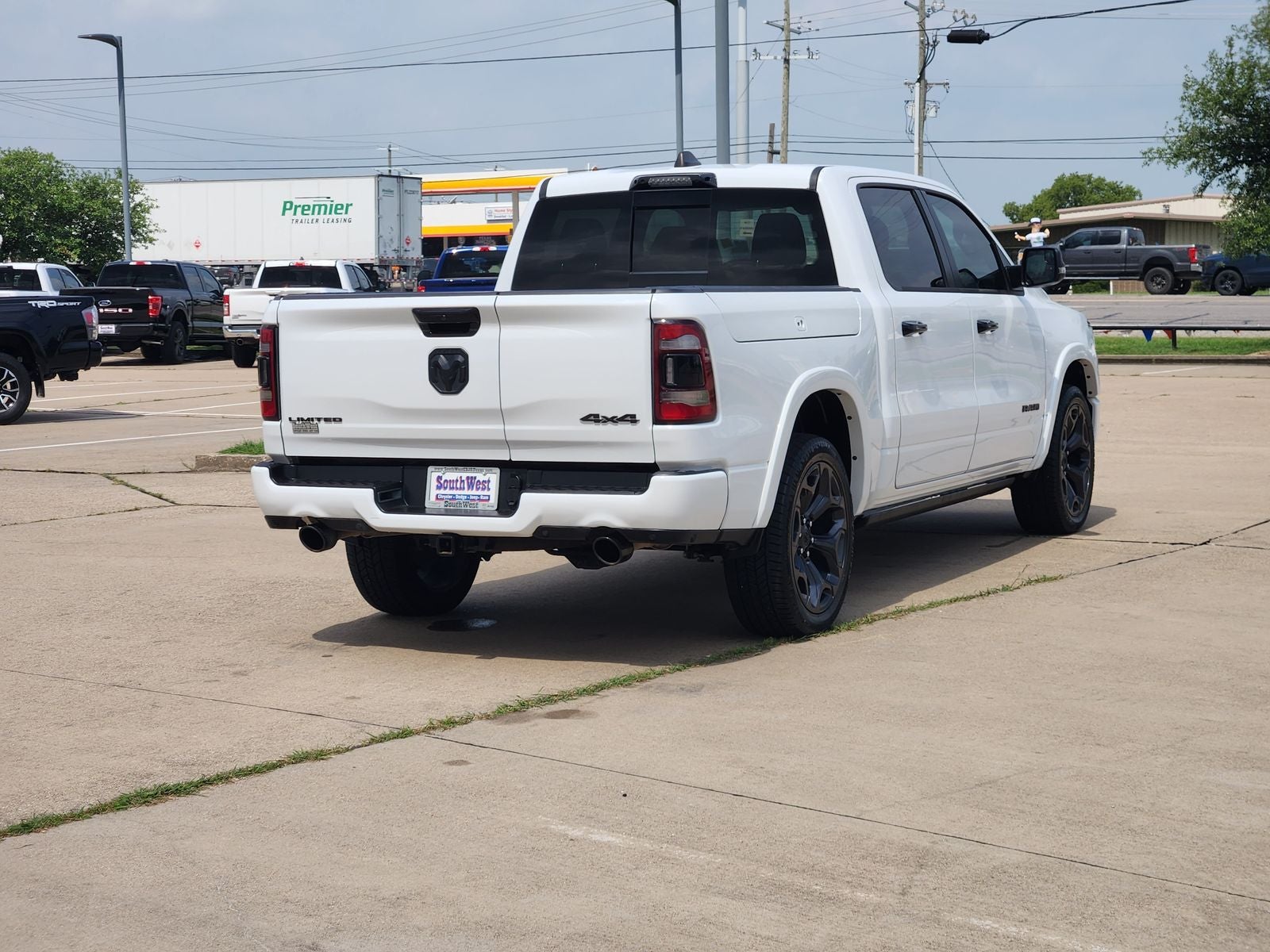 2024 RAM Ram 1500 Limited Crew Cab 4x4 5'7' Box