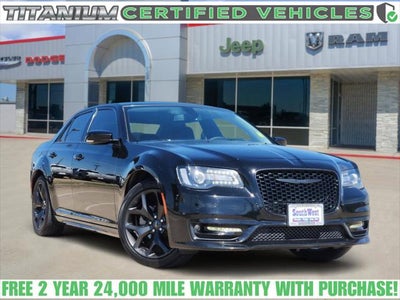 2022 Chrysler 300 Touring L