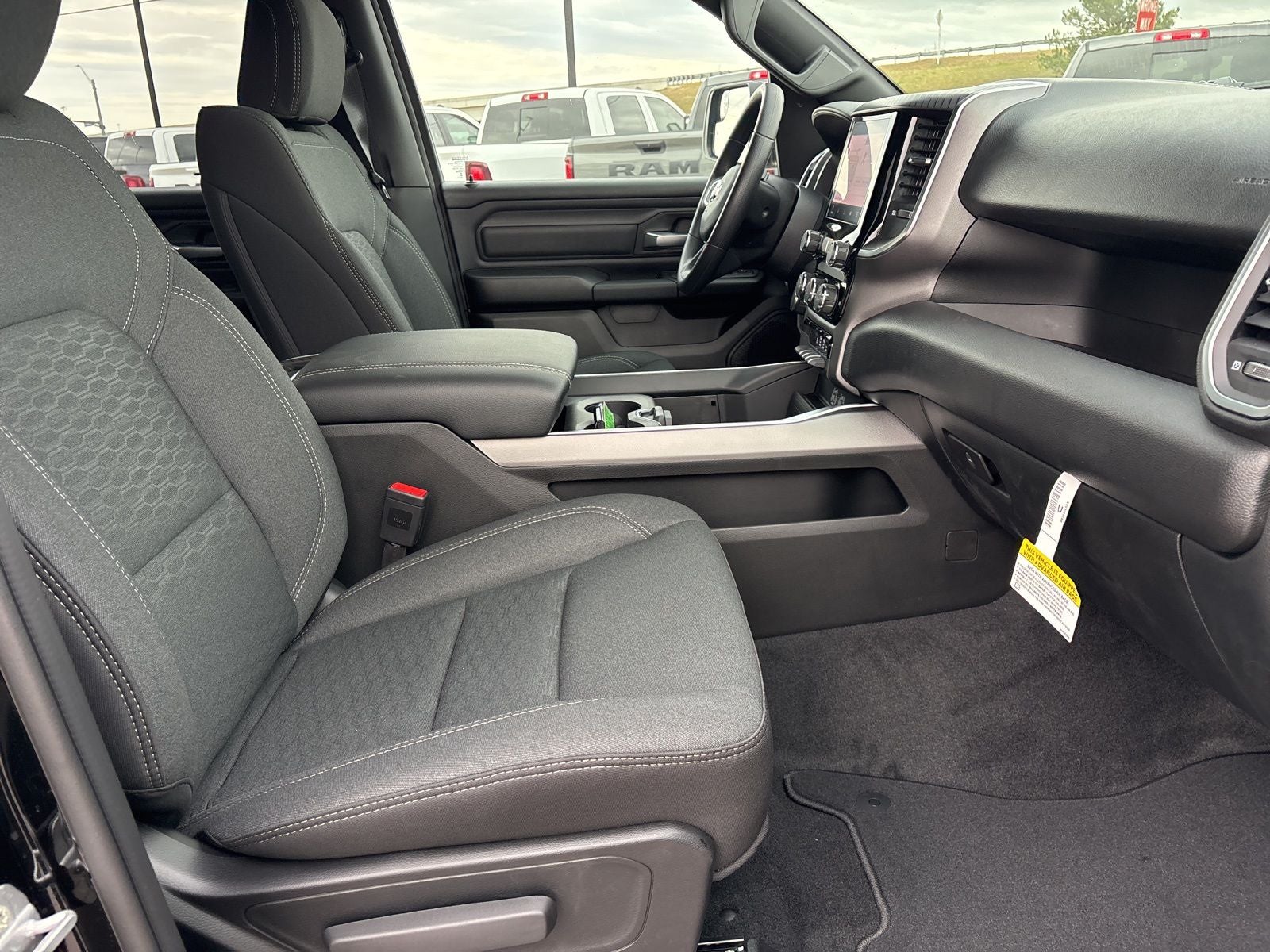 2026 RAM Ram 1500 Express Crew Cab 4x4 5'7' Box