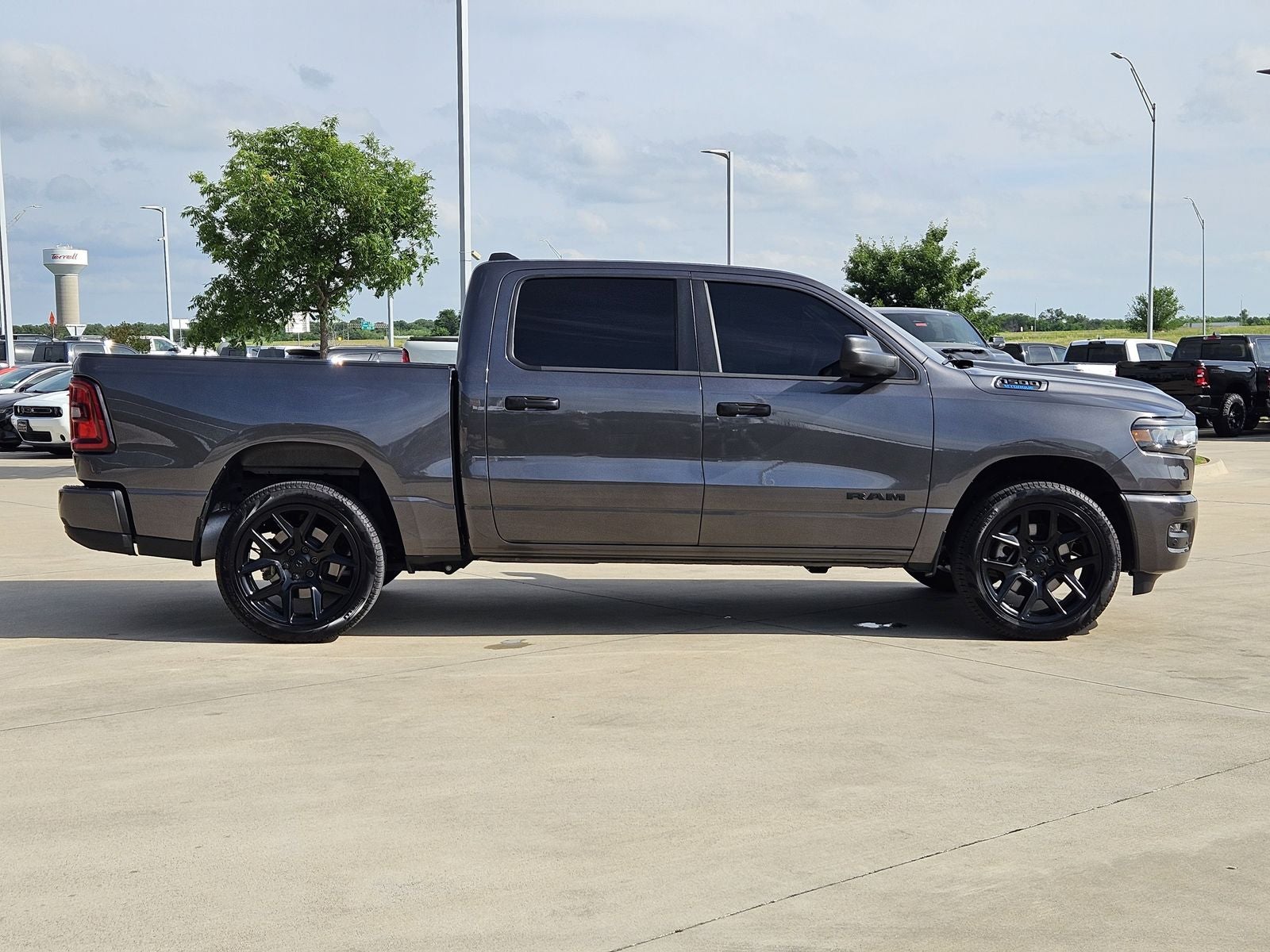 2025 RAM Ram 1500 Tradesman Crew Cab 4x2 5'7' Box