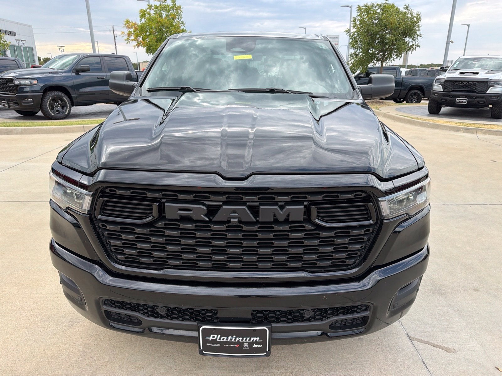 2025 RAM Ram 1500 Tradesman Crew Cab 4x4 5'7' Box