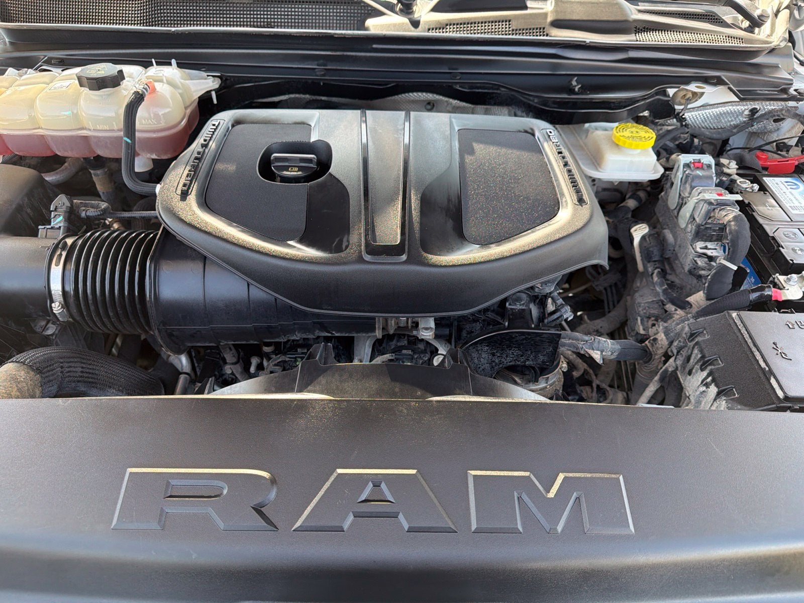 2025 RAM Ram 1500 Laramie Crew Cab 4x4 5'7' Box