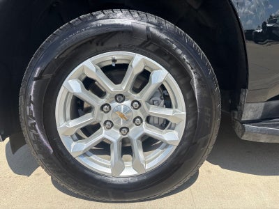 2025 Chevrolet Suburban 2WD LT