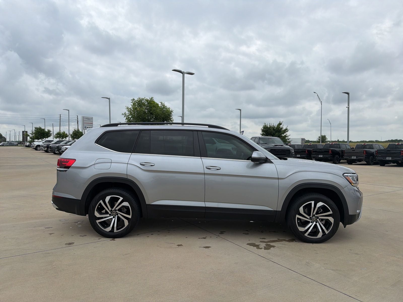 2023 Volkswagen Atlas 3.6L V6 SE w/Technology
