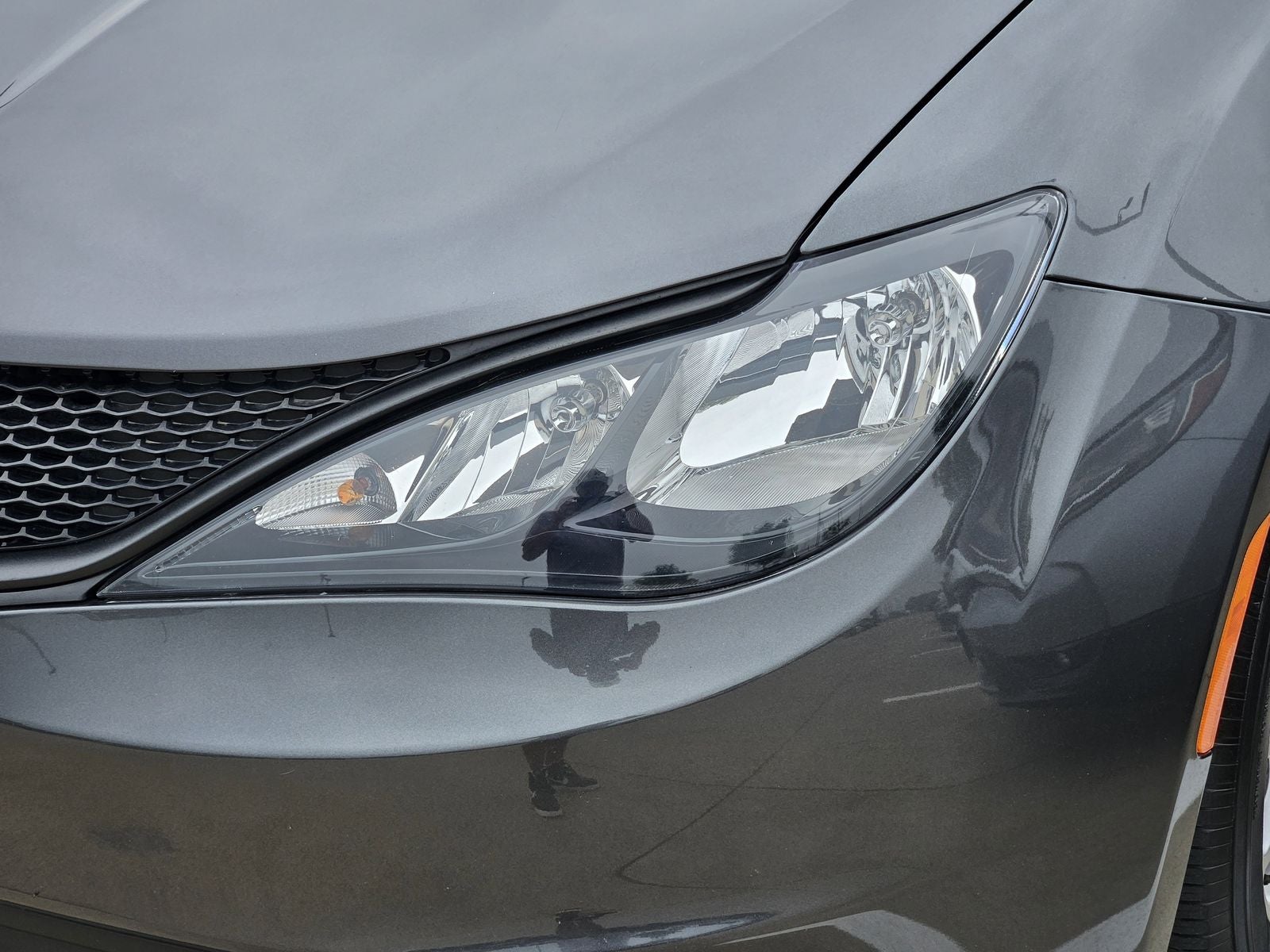 2022 Chrysler Voyager LX
