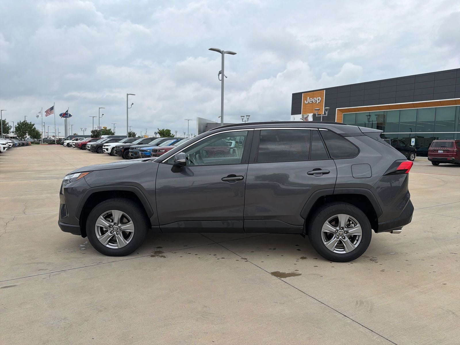 2024 Toyota RAV4 XLE