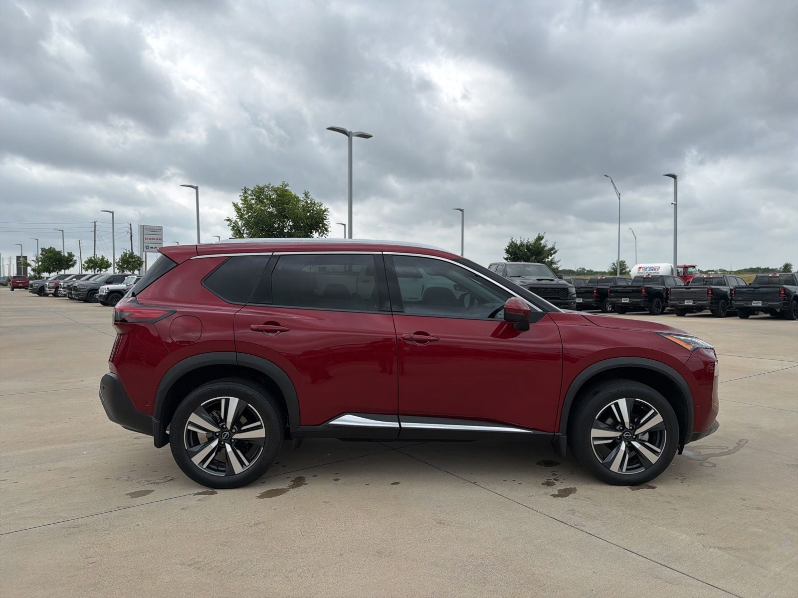 2023 Nissan Rogue SL FWD