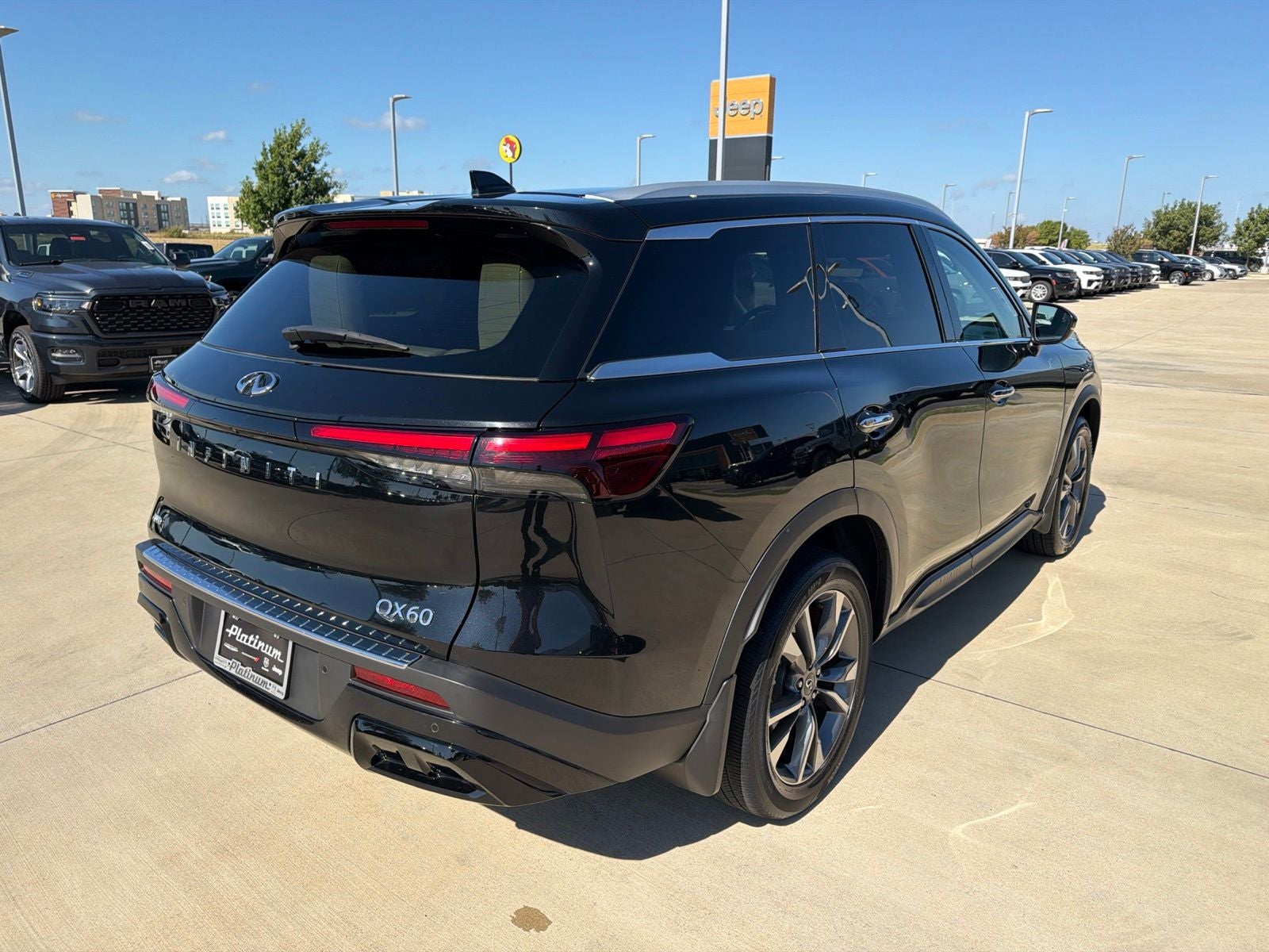 2023 INFINITI QX60 LUXE AWD