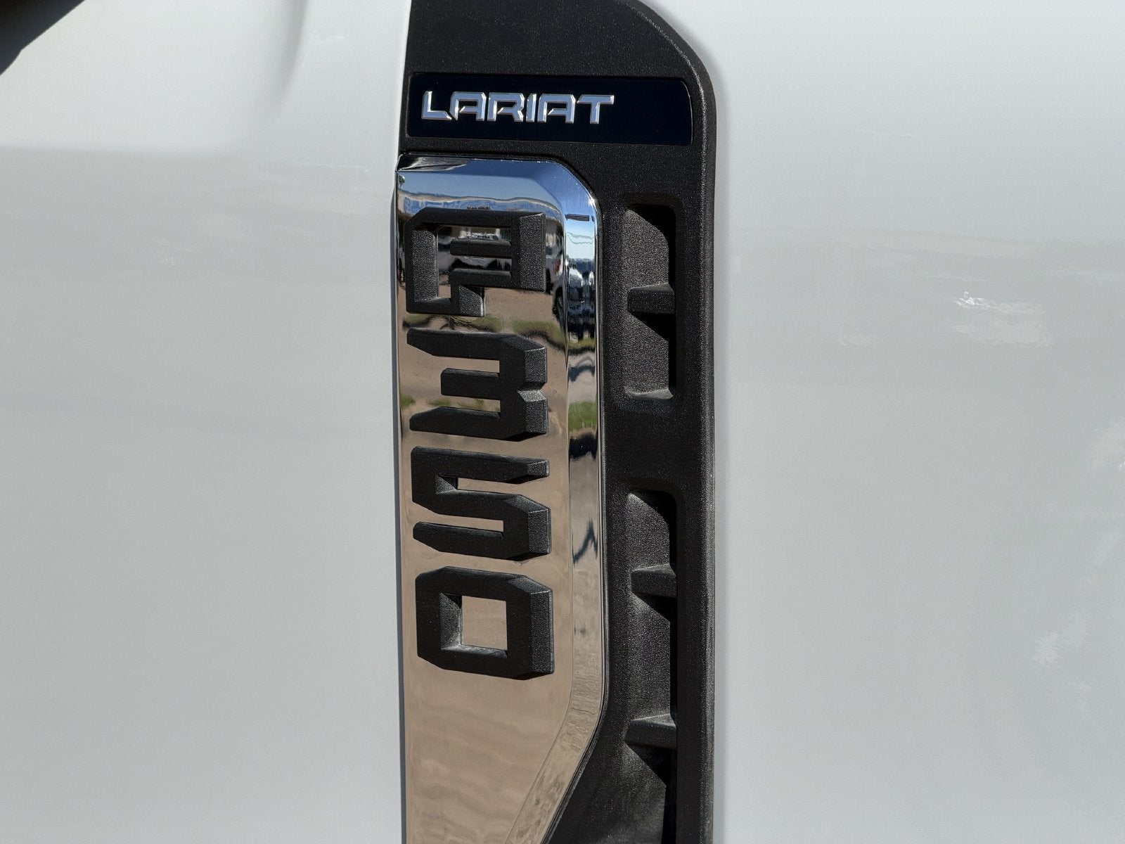 2026 Ford F-350SD Lariat DRW