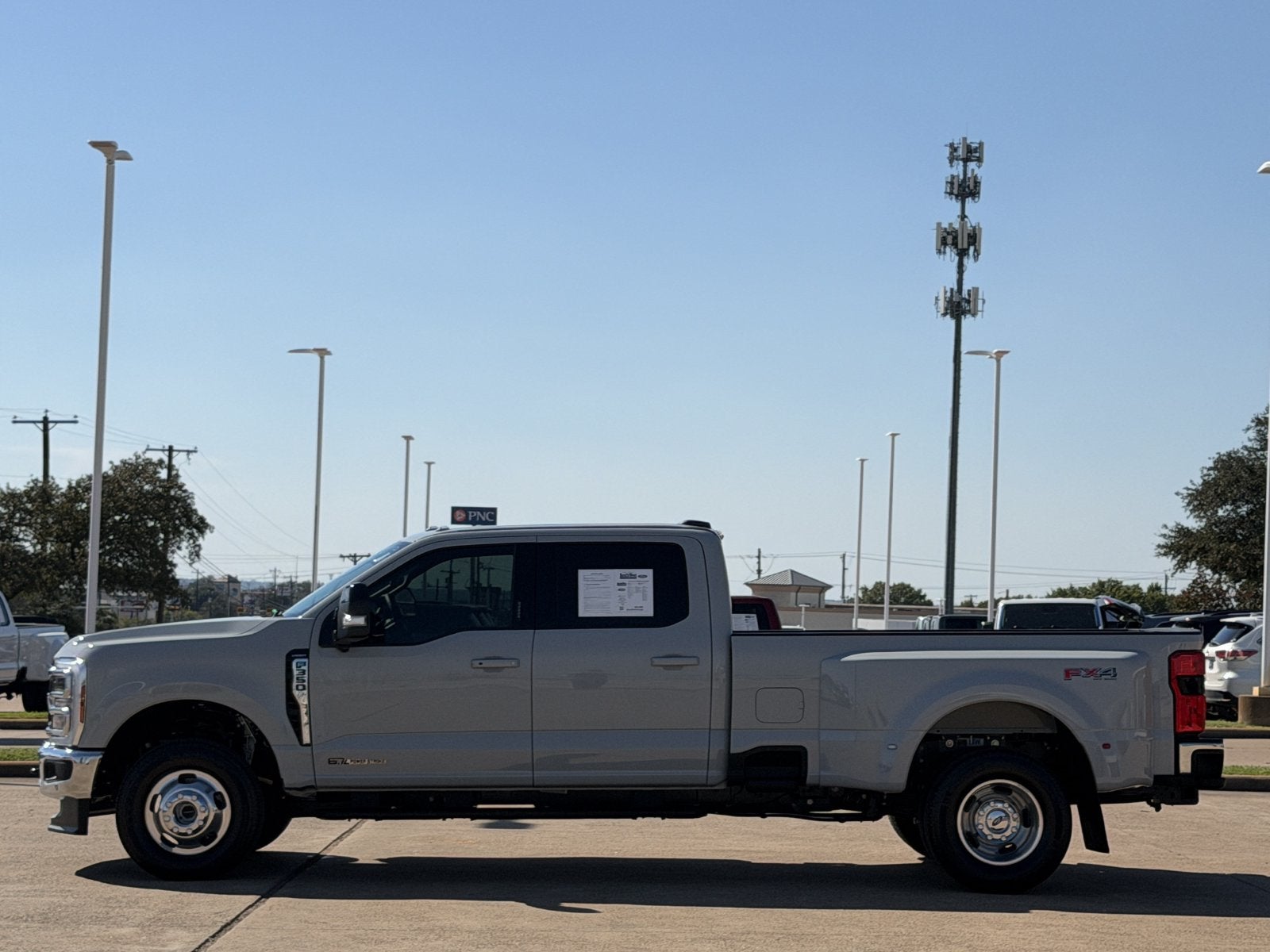 2026 Ford F-350SD Lariat DRW