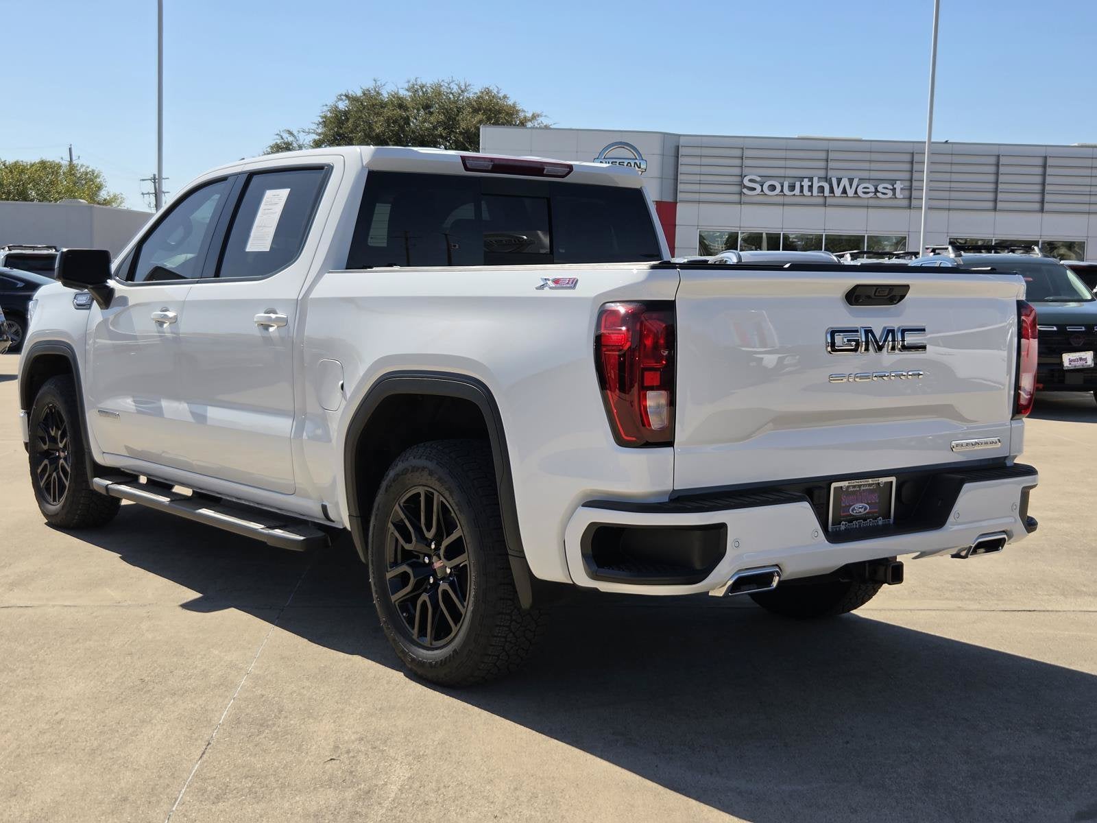 2025 GMC Sierra 1500 Elevation