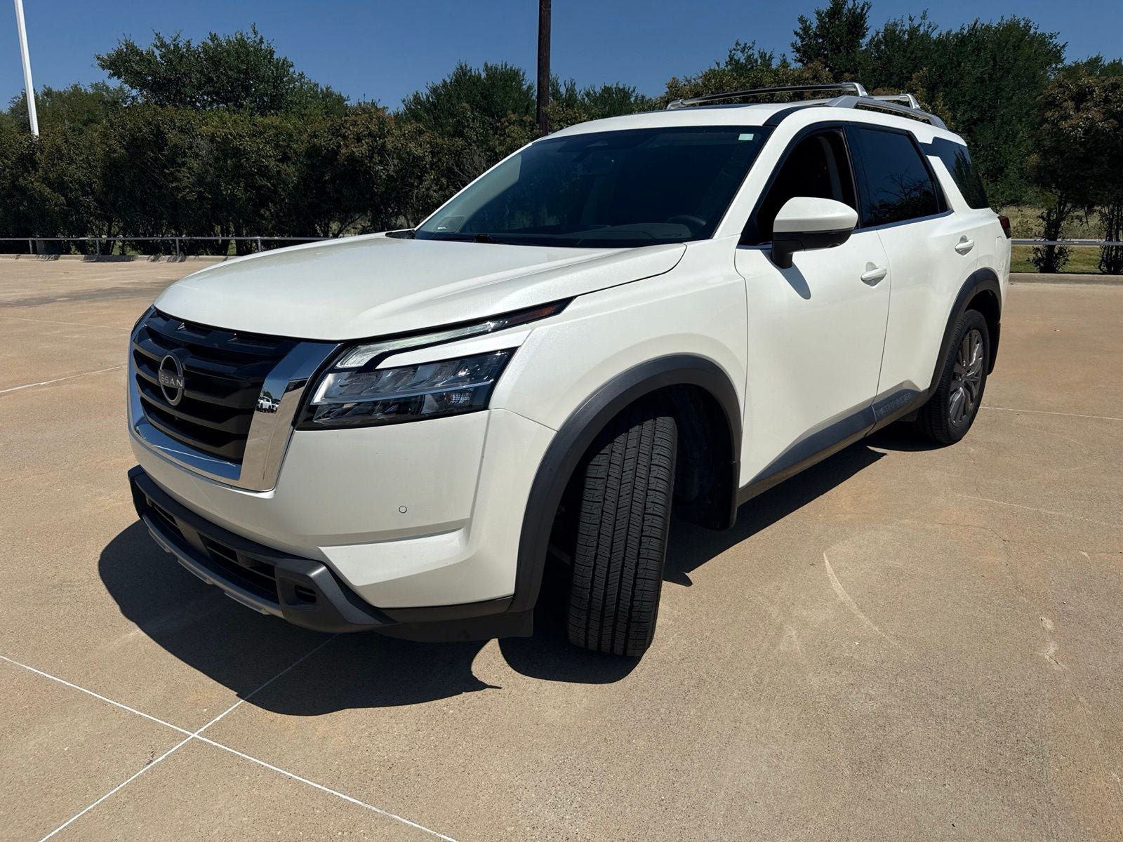 2023 Nissan Pathfinder SL
