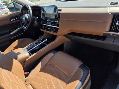 2023 Nissan Pathfinder Platinum