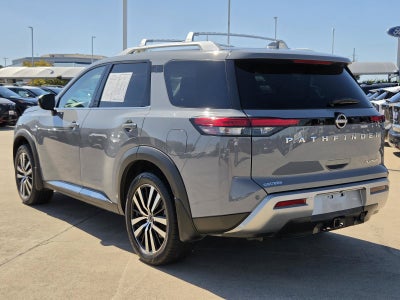 2023 Nissan Pathfinder Platinum