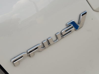 2014 Toyota Prius v Five
