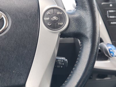 2014 Toyota Prius v Five