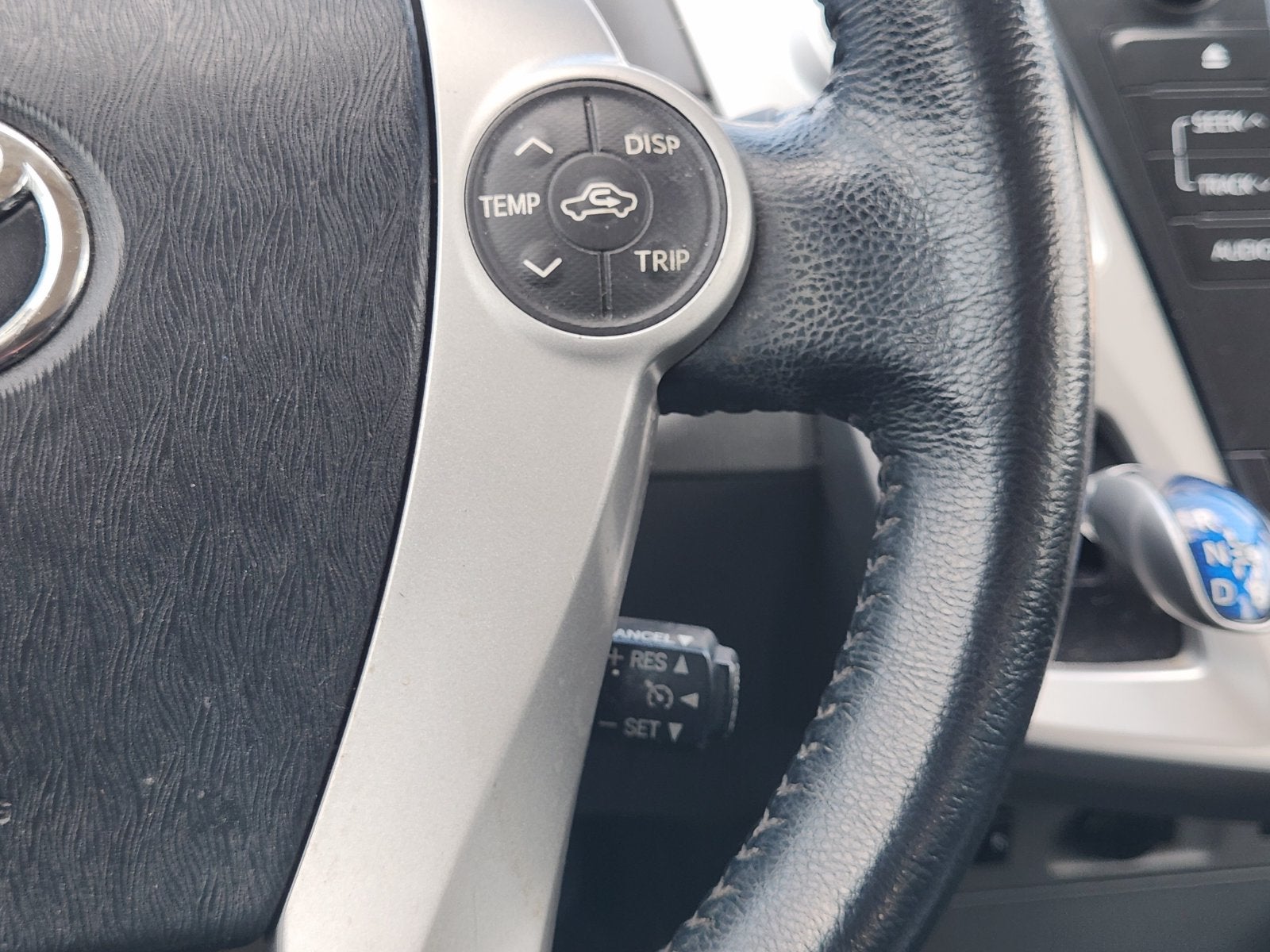 2014 Toyota Prius v Five