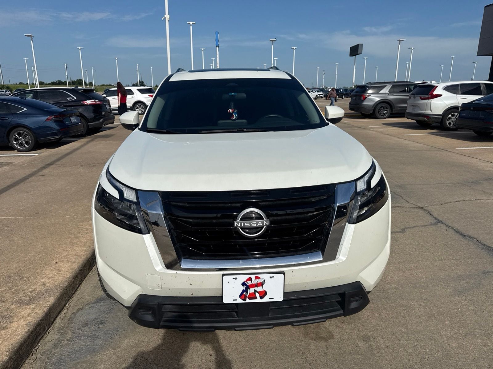 2024 Nissan Pathfinder SV