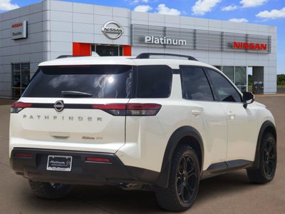 2024 Nissan Pathfinder SV