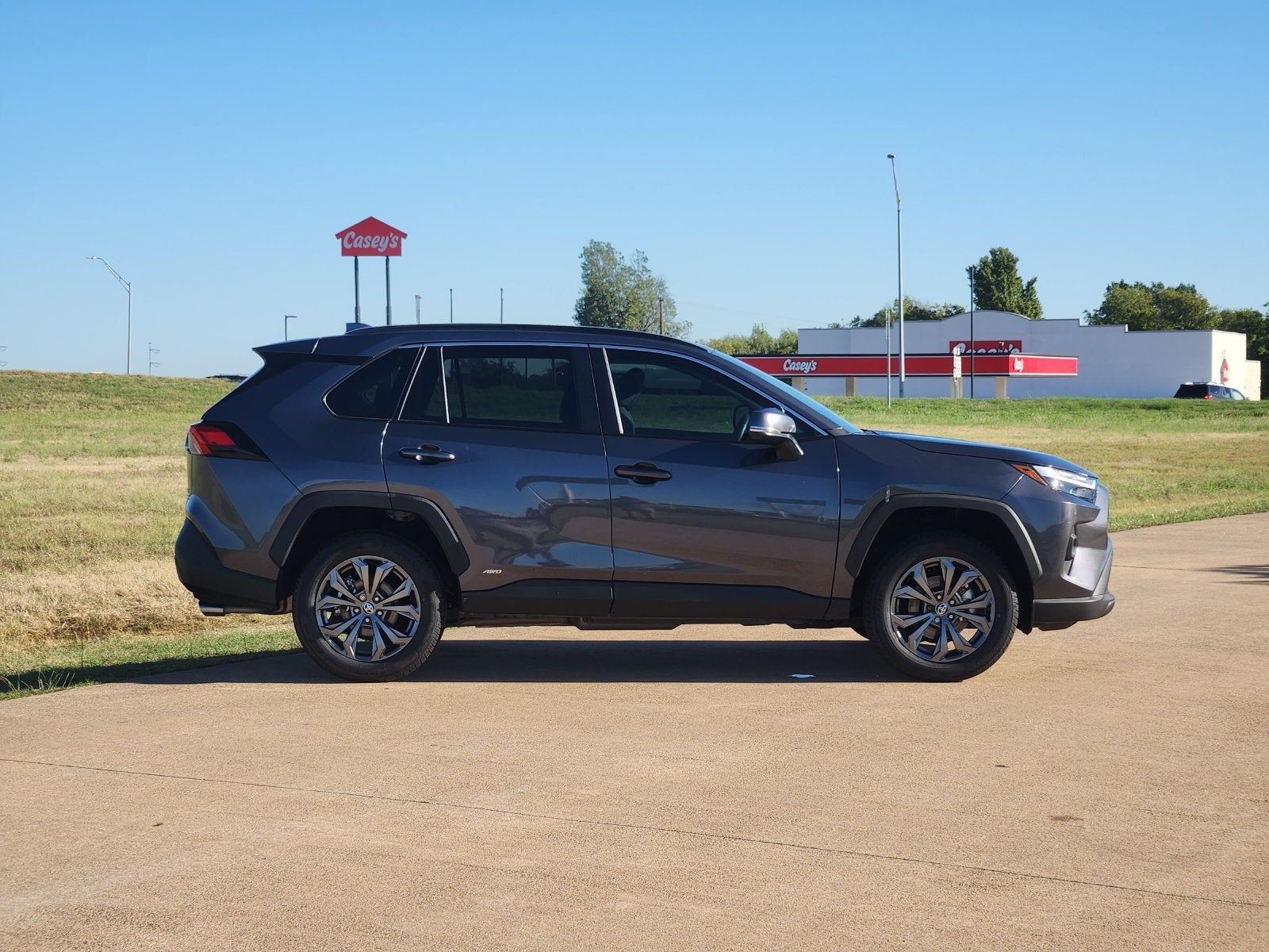 2024 Toyota RAV4 Hybrid XLE Premium
