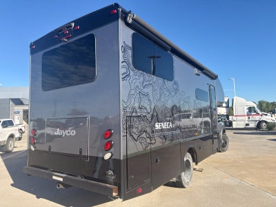 2023 Ford F-600SD XLT