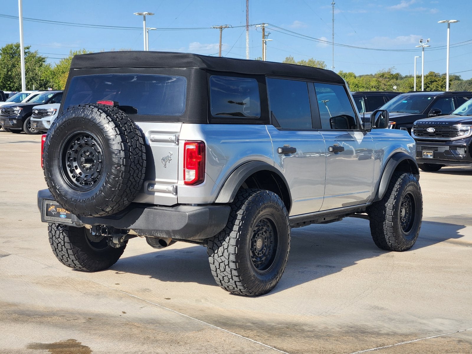 2023 Ford Bronco Base