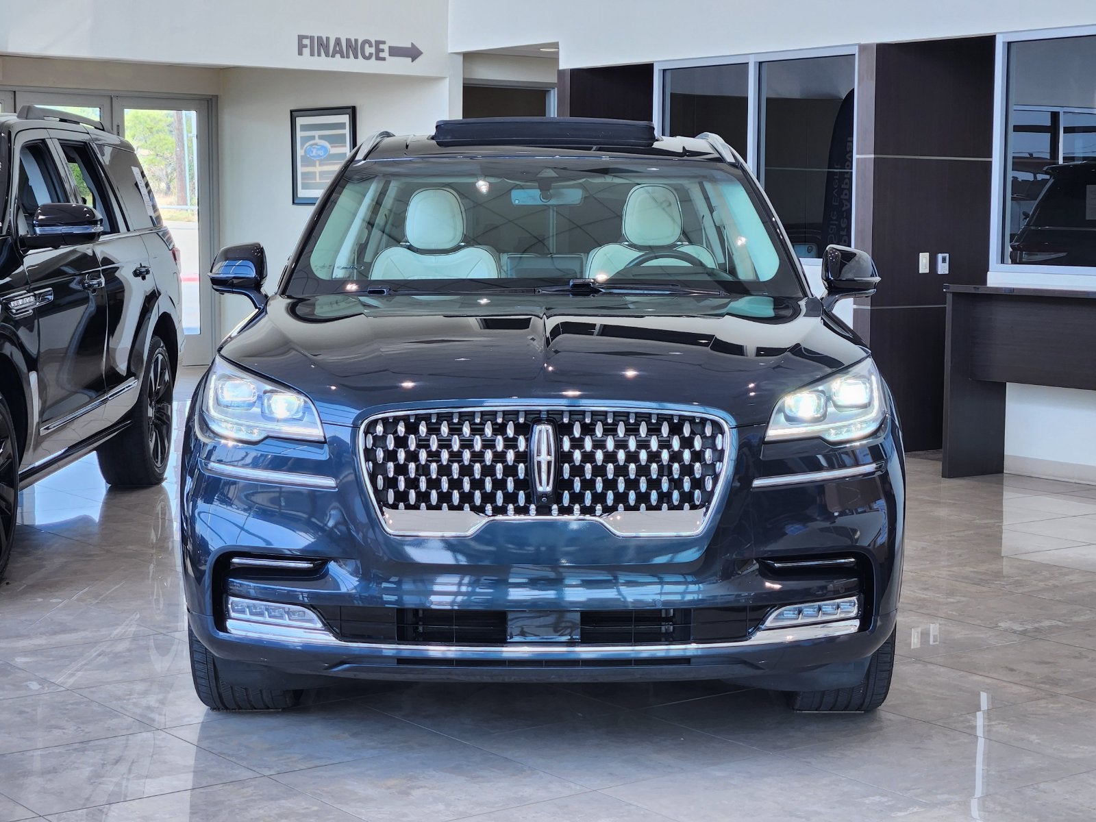 2023 Lincoln Aviator Black Label Premium