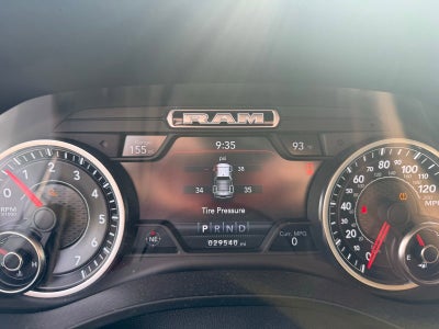 2019 RAM 1500 Laramie Crew Cab 4x2 5'7" Box