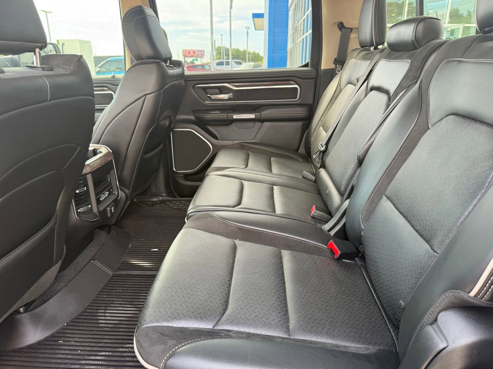 2019 RAM 1500 Laramie Crew Cab 4x2 5'7" Box