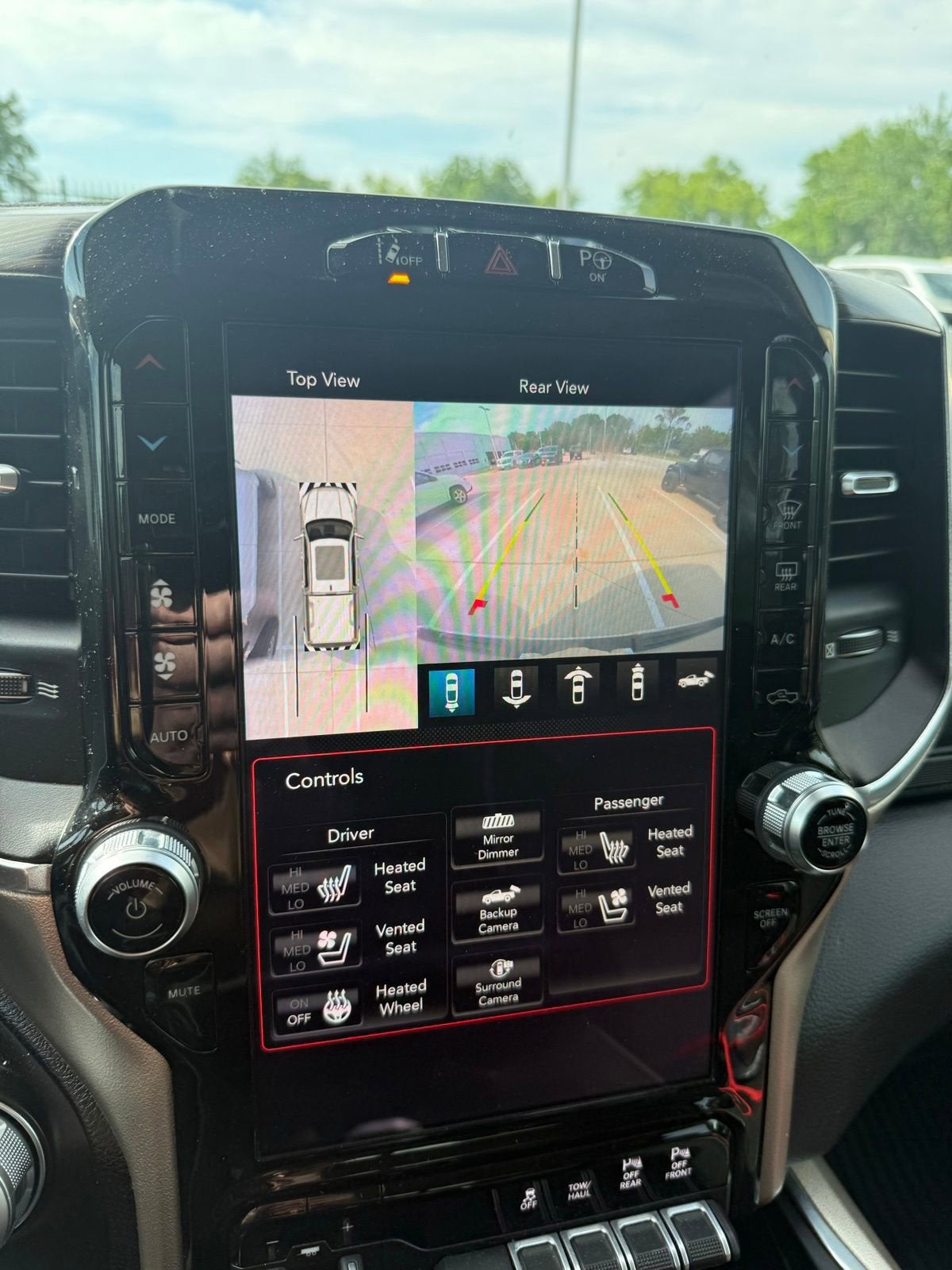 2019 RAM 1500 Laramie Crew Cab 4x2 5'7" Box