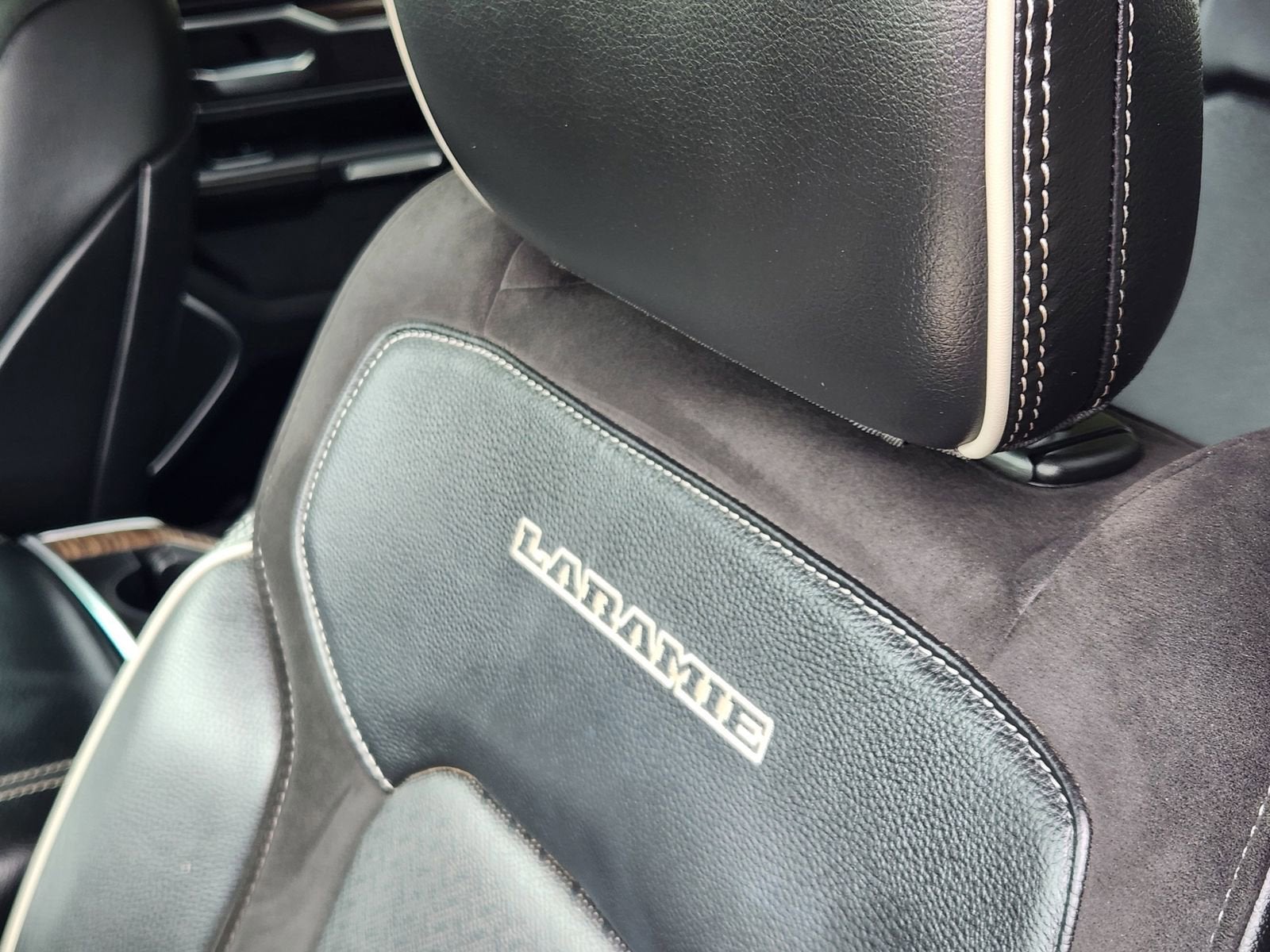 2019 RAM 1500 Laramie Crew Cab 4x2 5'7" Box