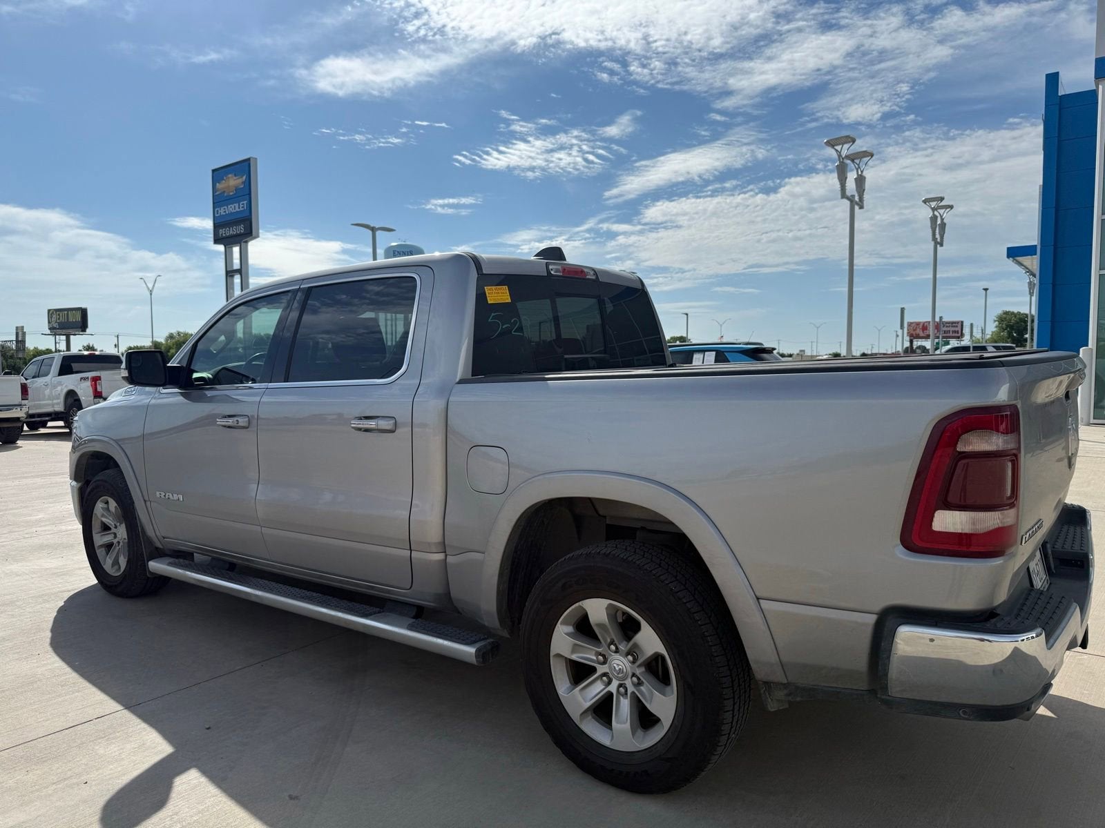 2019 RAM 1500 Laramie Crew Cab 4x2 5'7" Box