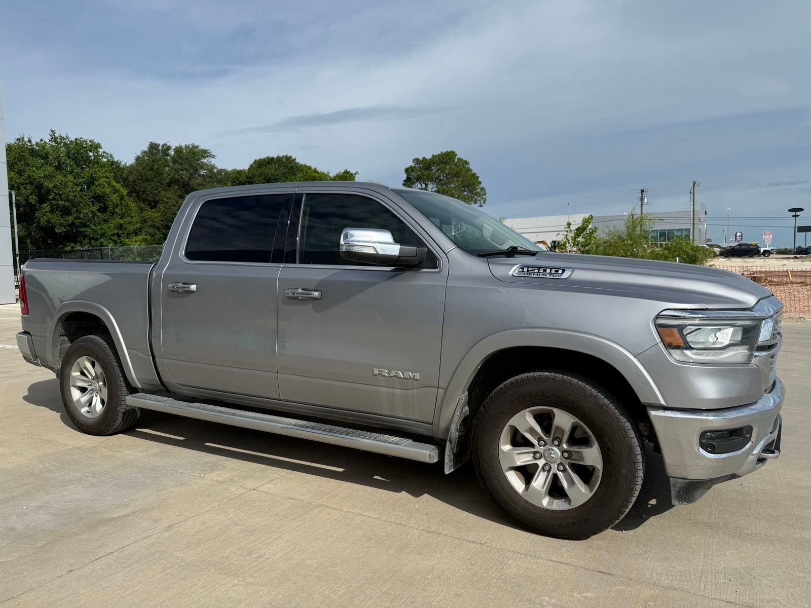 2019 RAM 1500 Laramie Crew Cab 4x2 5'7" Box