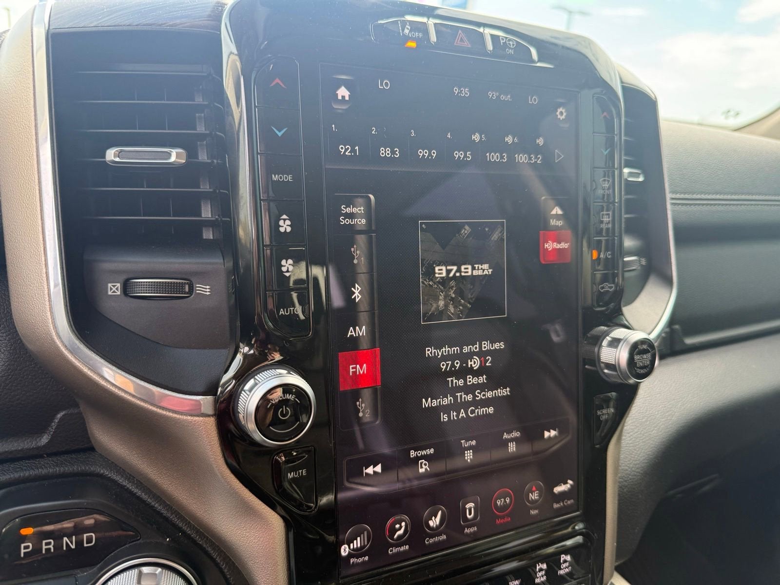 2019 RAM 1500 Laramie Crew Cab 4x2 5'7" Box