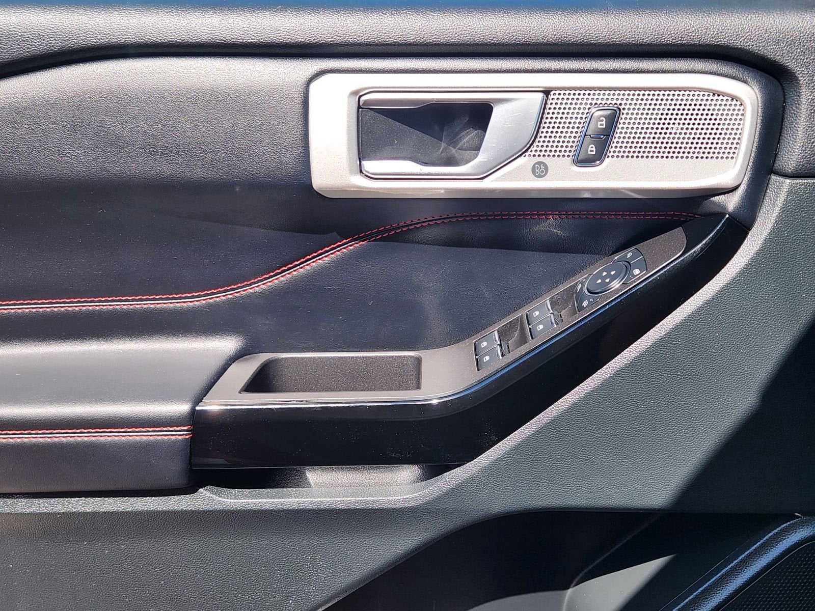 2024 Ford Explorer ST-Line